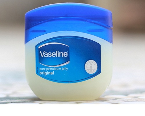 vaseline dưỡng da mặt được không